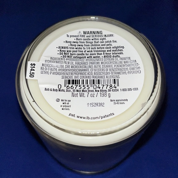Bath and Body Works / White Barn Leaves Single Wick Candle - NWT - Picture 3 of 4